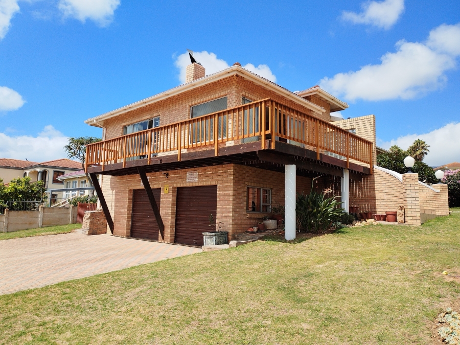 3 Bedroom Property for Sale in Wavecrest Eastern Cape